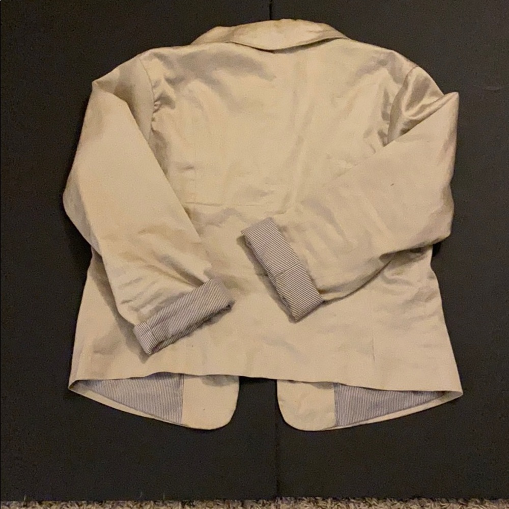 Blazer - Picture 2 of 2